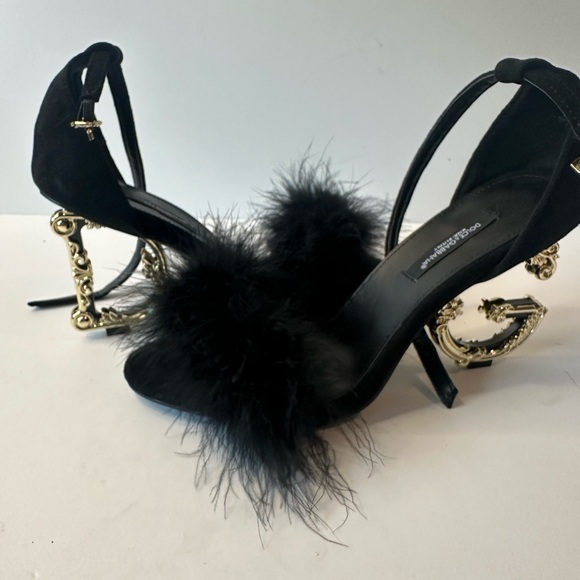 Fashion design 
Barocco-Heel Feather Ankle-Strap Sandals - Picture 5 of 13